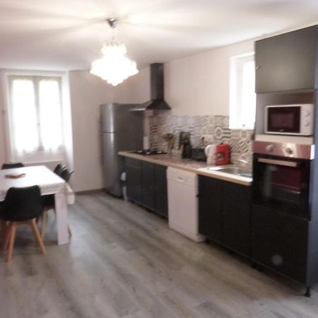 Logement Spacieux Rez-De-Chaussee, Jardin, Stationnement Devant, A 5 Minutes A Pied Du Centre De Sarlat Vila Exterior foto