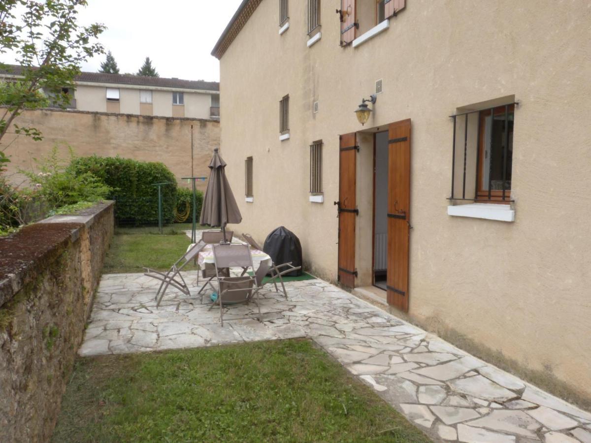 Logement Spacieux Rez-De-Chaussee, Jardin, Stationnement Devant, A 5 Minutes A Pied Du Centre De Sarlat Vila Exterior foto