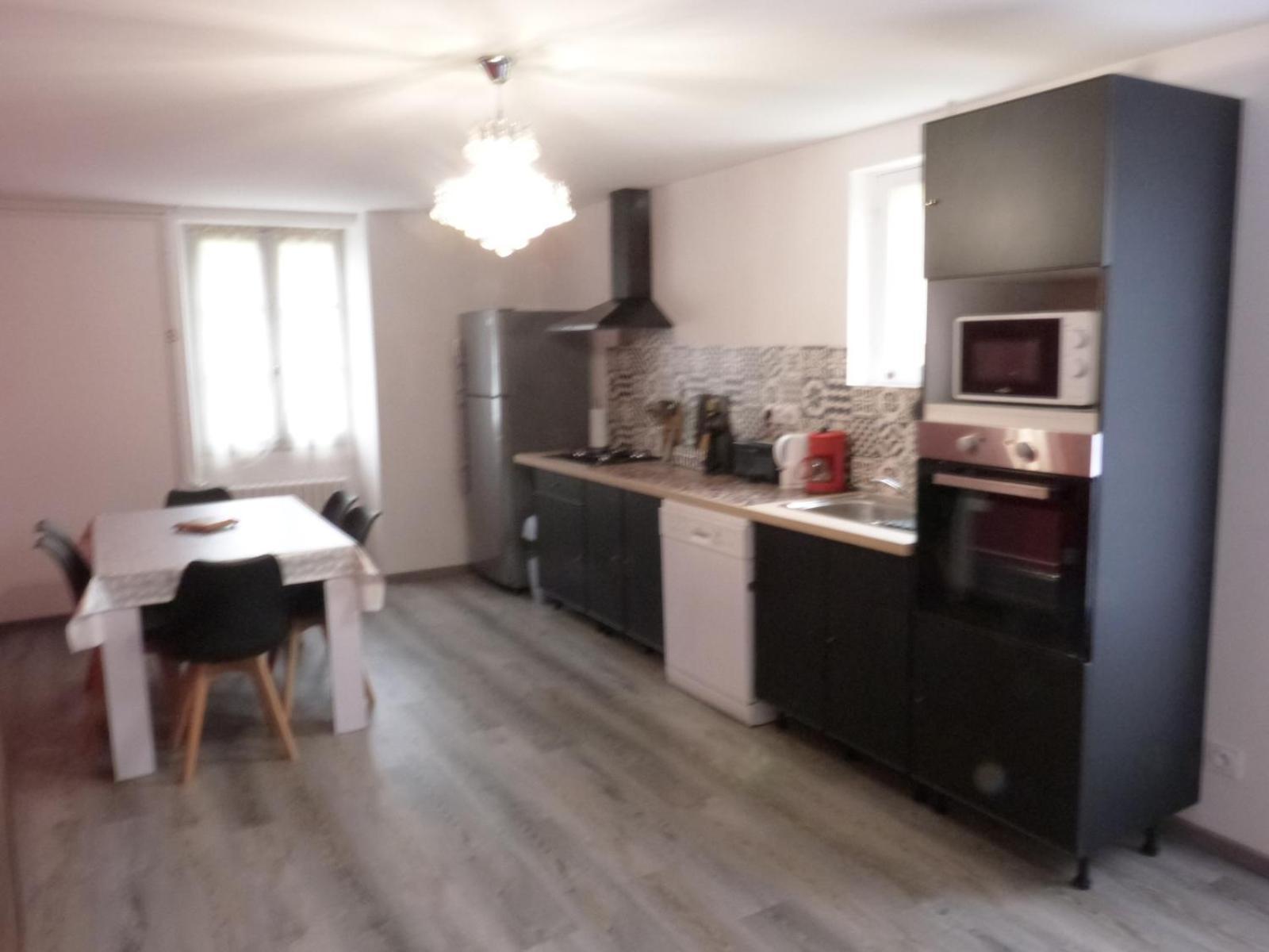 Logement Spacieux Rez-De-Chaussee, Jardin, Stationnement Devant, A 5 Minutes A Pied Du Centre De Sarlat Vila Exterior foto